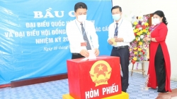 Cử tri huyện đảo Bạch Long Vĩ phấn khởi trong ngày bầu cử sớm