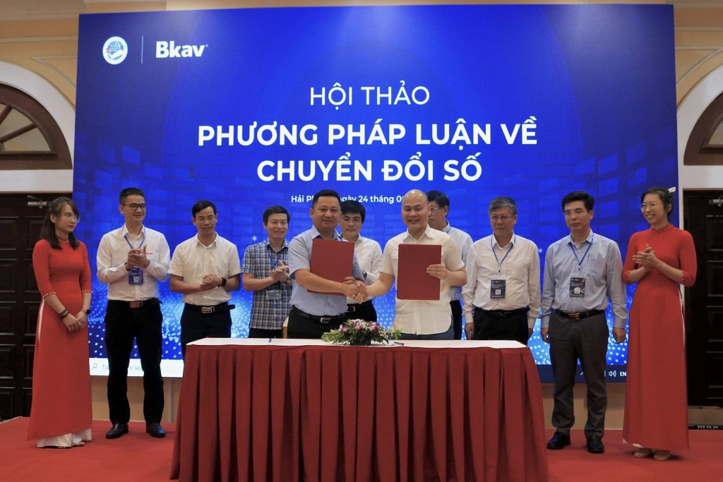 Lãnh đạo Sở TT&TT Hải Phòng và Tập đoàn BKAV ký Biên bản ghi nhớ về hợp tác chuyển đổi số