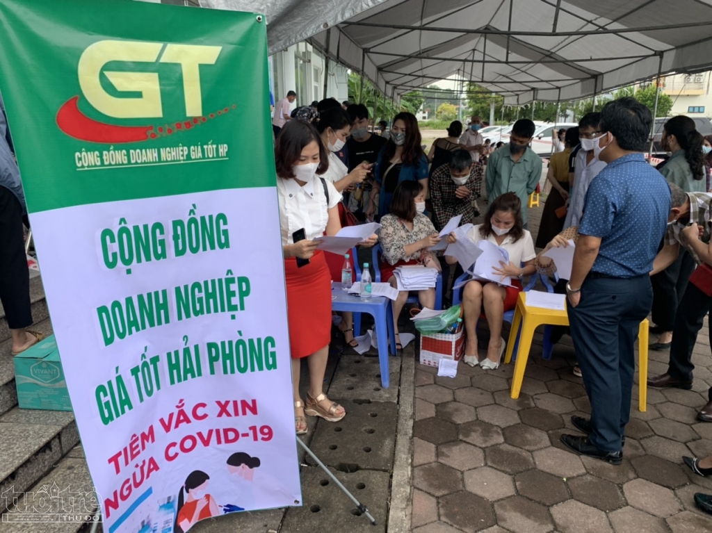 Tổ hỗ trợ các DN tiêm chủng vắc-xin của Cộng đồng DNGT Hải Phòng hoạt động rất tích cực, hiệu quả trong quá trình tiêm chủng