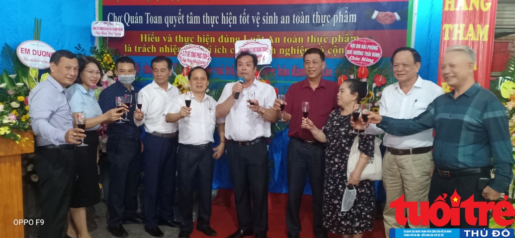 Lãnh đạo và Hội viên CĐDNGT đến chúc mừng DN Miền Hạ Long khai trương cửa hàng giới thiệu sản phẩm số 2, tháng 8/2020