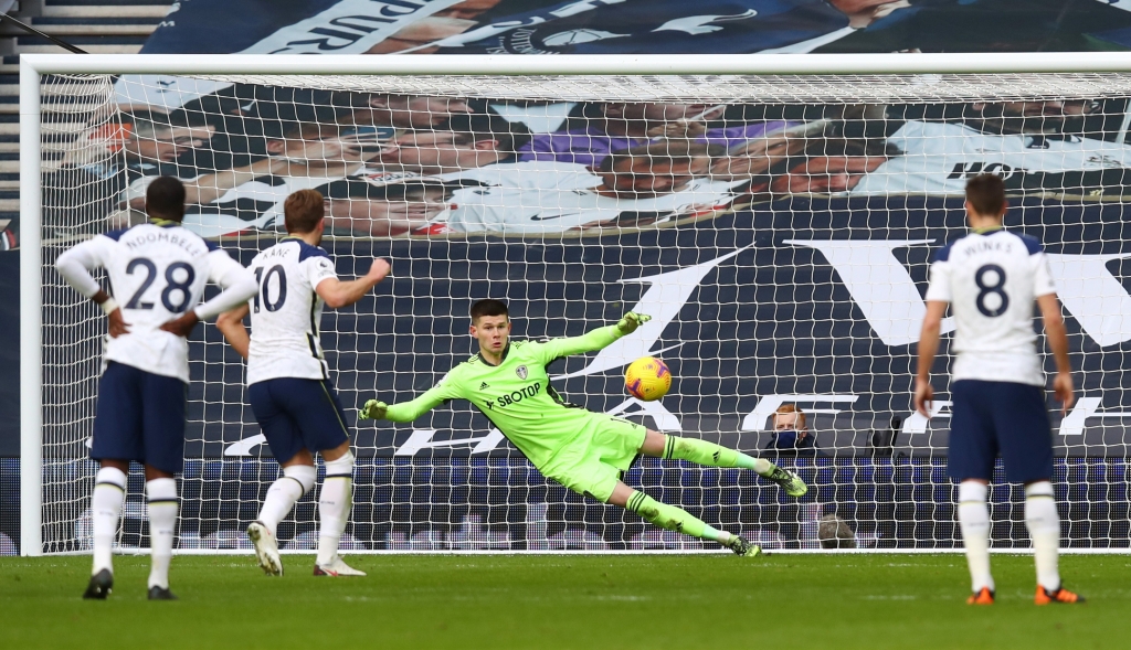 Bộ đôi Son – Kane thăng hoa, Tottenham trở lại đường đua vô địch
