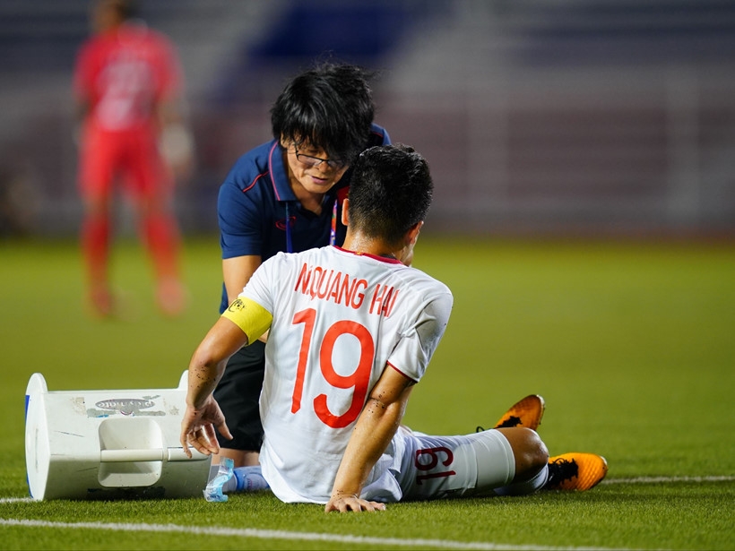 Tin tức bóng đá Việt Nam ngày 9/3: Thân nhiệt trên 37,5 độ C không được vào sân xem V-League