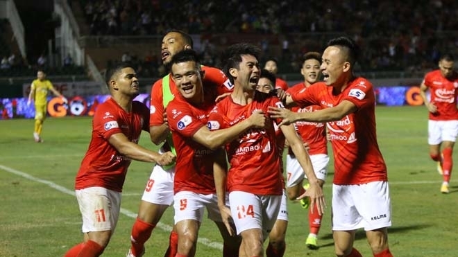 CLB TP HCM đánh bại CLB Sài Gòn nhờ bàn thắng ở phút bù giờ thứ 9