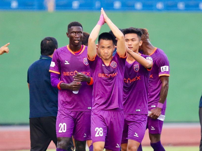 Tin tức bóng đá Việt Nam ngày 25/3: Đánh bại Viettel, HAGL chiếm ngôi đầu bảng V-League