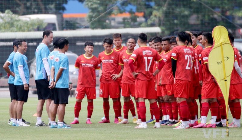 Tin tức bóng đá Việt Nam ngày 17/5: ĐT futsal Việt Nam có mặt tại UAE, sẵn sàng tranh vé dự World Cup