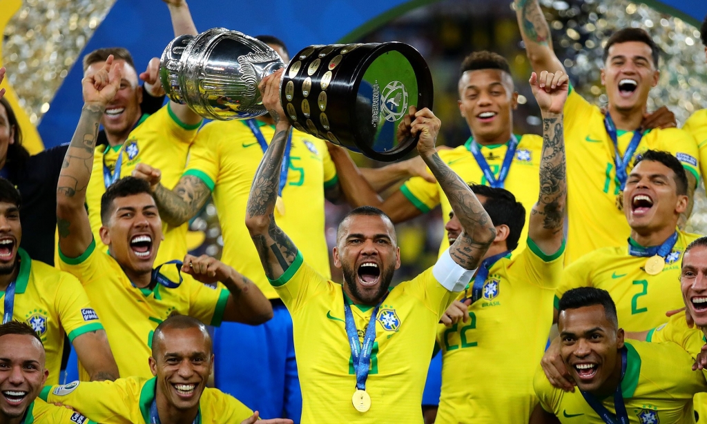 Colombia bị tước quyền đăng cai Copa America 2021