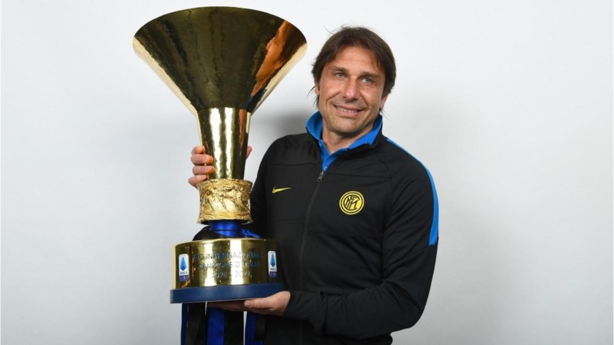 Vừa vô địch Serie A, Inter Milan bất ngờ sa thải HLV Conte