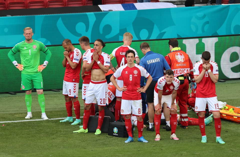 Euro 2020: Tiền vệ Eriksen đã qua cơn nguy hiểm