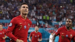 Ronaldo “gánh” Bồ Đào Nha lọt vào vòng 1/8 Euro 2020