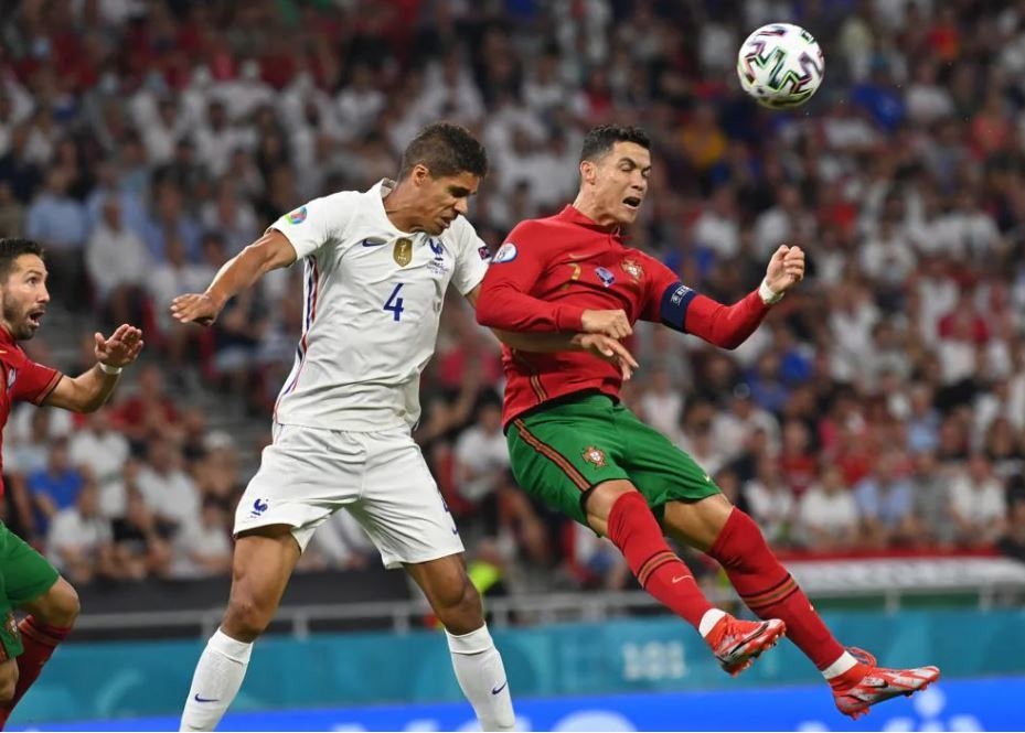 Ronaldo “gánh” Bồ Đào Nha lọt vào vòng 1/8 Euro 2020