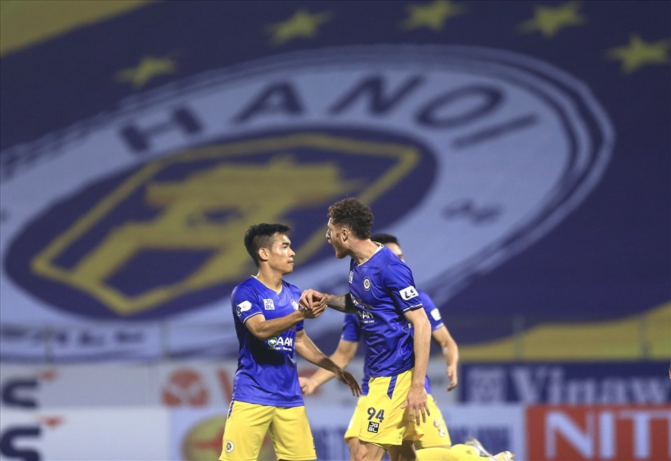 Tin tức bóng đá Việt Nam ngày 25/6: CLB Hà Nội ủng hộ đá tập trung, muốn giành Á quân V-League 2021