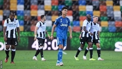 Ronaldo “tịt ngòi”, Juventus thua ngược Udinese phút bù giờ