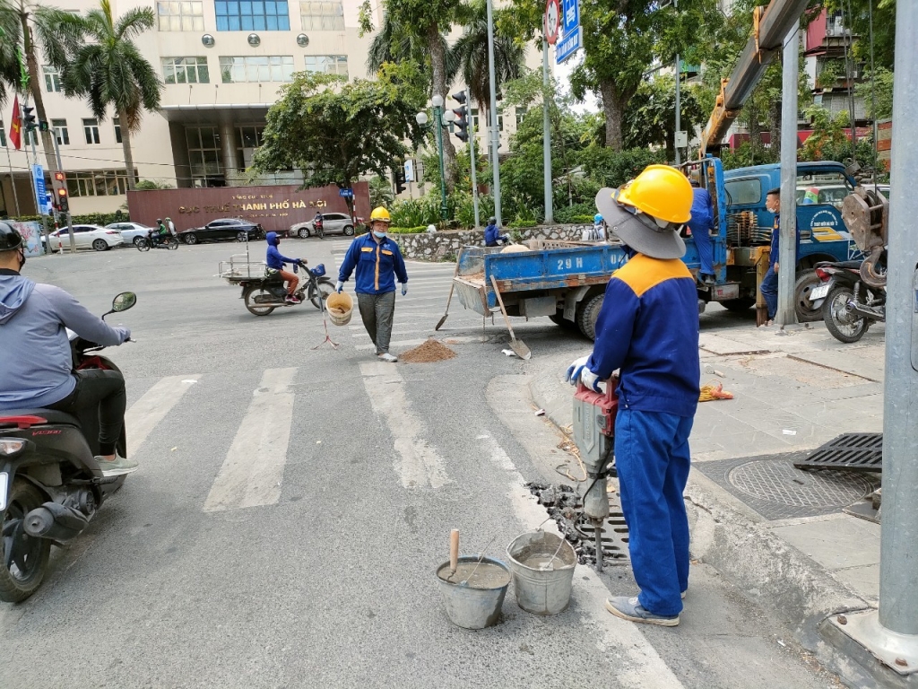 Tâng cường nạo vét, sửa chữa hệ thống thoát nước phục vụ các điểm thi tốt nghiệp THPT