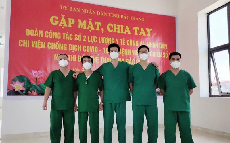 Bắc Giang chia tay Đoàn lực lượng y tế Công an nhân dân chi viện chống dịch Covid-19