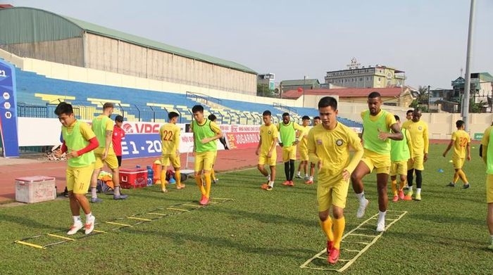 Tin tức bóng đá Việt Nam ngày 2/8: V-League nghỉ dài hạn, các CLB đồng loạt xả trại