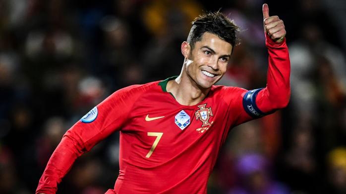 Ronaldo vượt qua kiểm tra y tế để gia nhập Manchester United