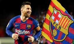 Chính thức: Messi ở lại Barcelona đến năm 2021