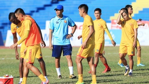 Tin tức bóng đá Việt Nam ngày 19/9: Cầu thủ của Sanna Khánh Hòa hết đình công