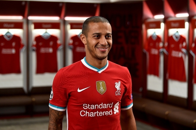 Liverpool chính thức ra mắt tân binh Thiago Alcantara