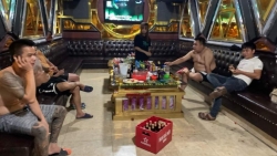 Bắc Giang: Chủ quán karaoke và khách hát bị phạt hơn 100 triệu đồng