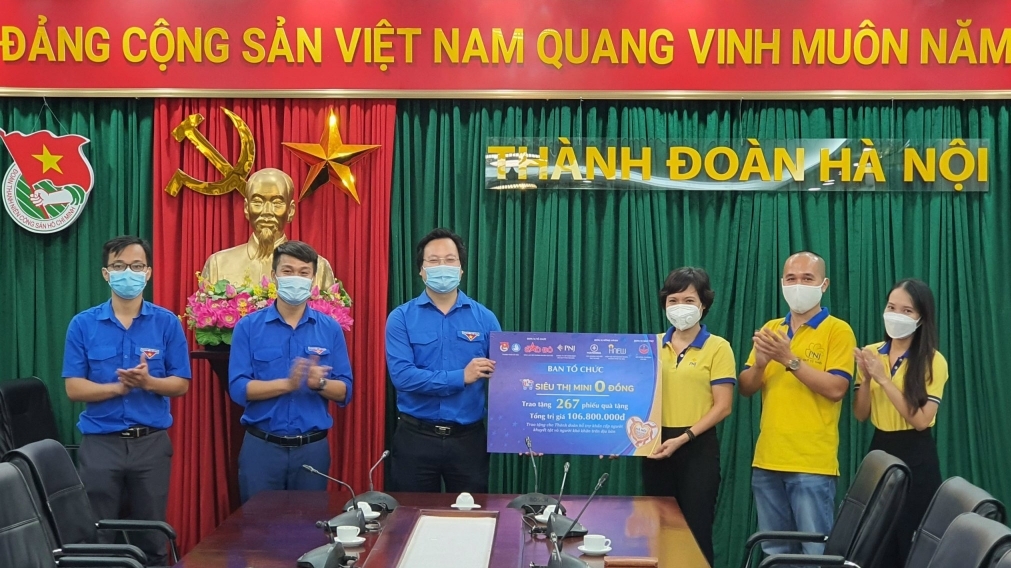 8,3 tỷ đồng hỗ trợ Nhân dân và sinh viên Thủ đô vượt dịch