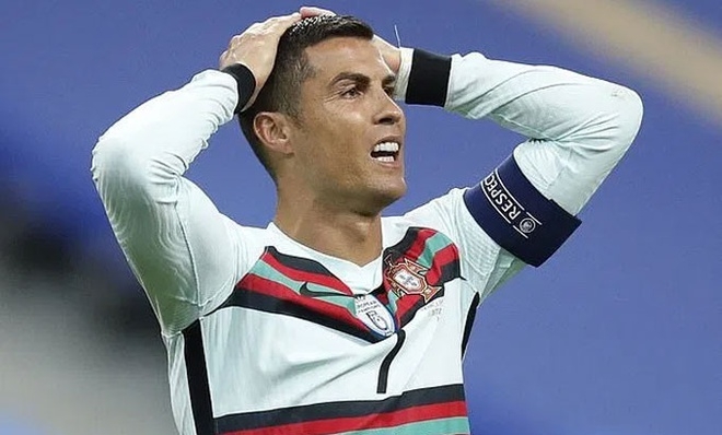 Ronaldo bị phát hiện nhiễm Covid-19 sau trận Bồ Đào Nha - Pháp