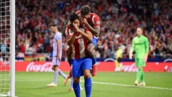 Suarez tỏa sáng, đẩy Barcelona lún sâu vào khủng hoảng