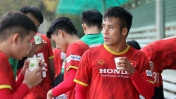 U23 Việt Nam có buổi tập đầu tiên tại Kyrgyzstan, uống trà gừng để giữ ấm