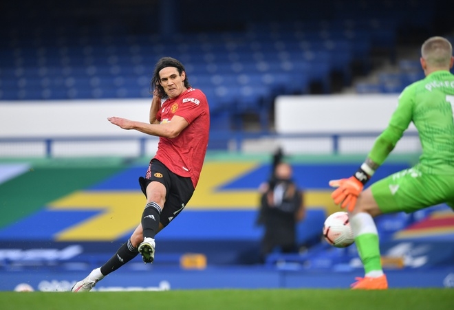 Cavani lần đầu ghi bàn, Manchester United ngược dòng đánh bại Everton