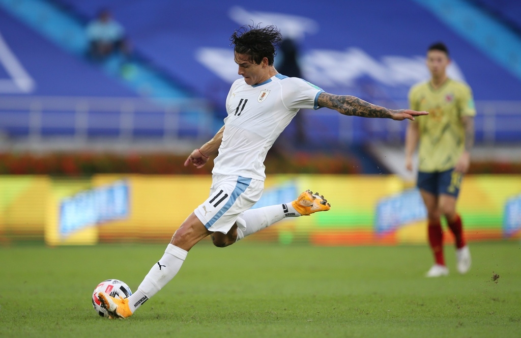 Cavani và Suarez tỏa sáng, Uruguay “đè bẹp” Colombia