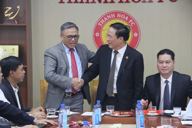 Tin tức bóng đá Việt Nam ngày 21/11: Bầu Đức xác nhận HLV Kiatisak sẽ dẫn dắt HAGL