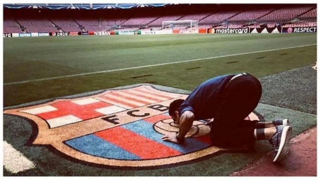 Dani Alves trở về Barcelona ở tuổi 38