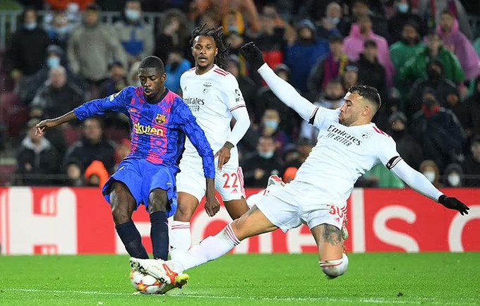 Barcelona có nguy cơ phải xuống chơi ở Europa League