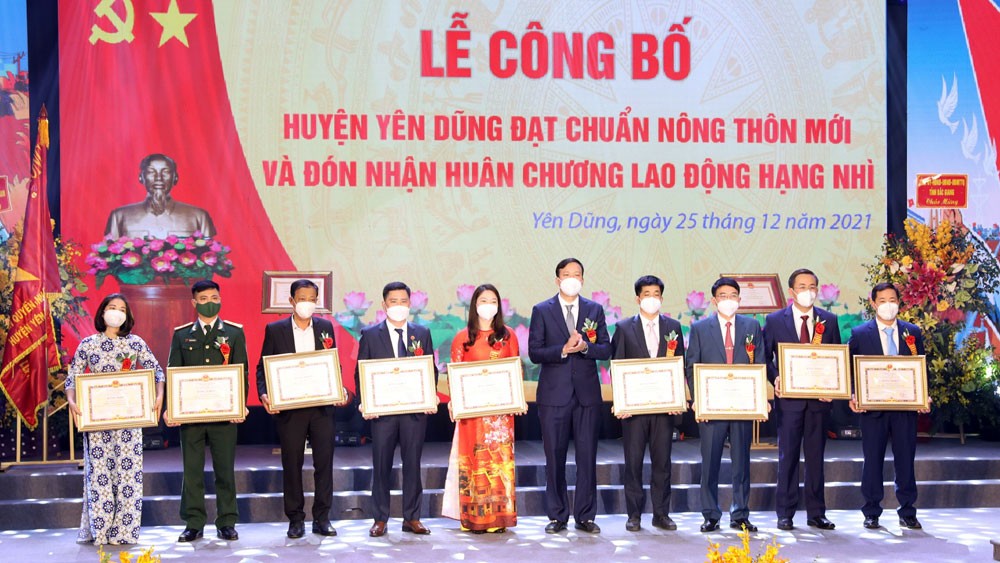 Huyện Yên Dũng (Bắc Giang) đón nhận Huân chương Lao động hạng Nhì