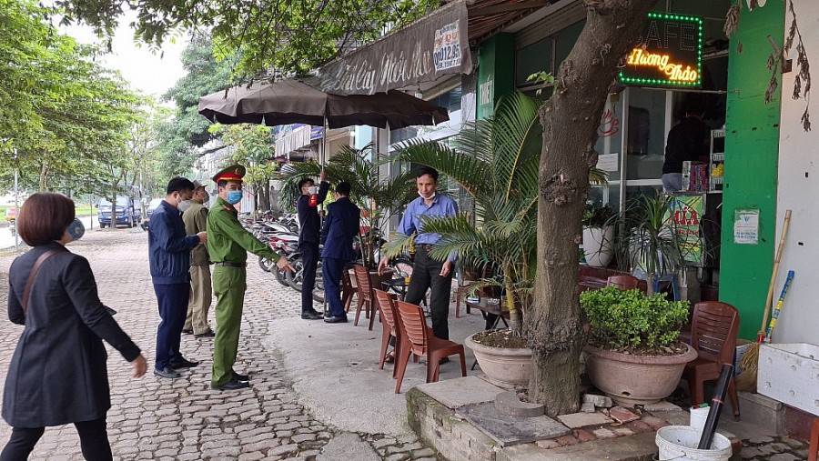 Lực lượng chức năng phường Phú Đô ra quân lập lại trật tự đô thị