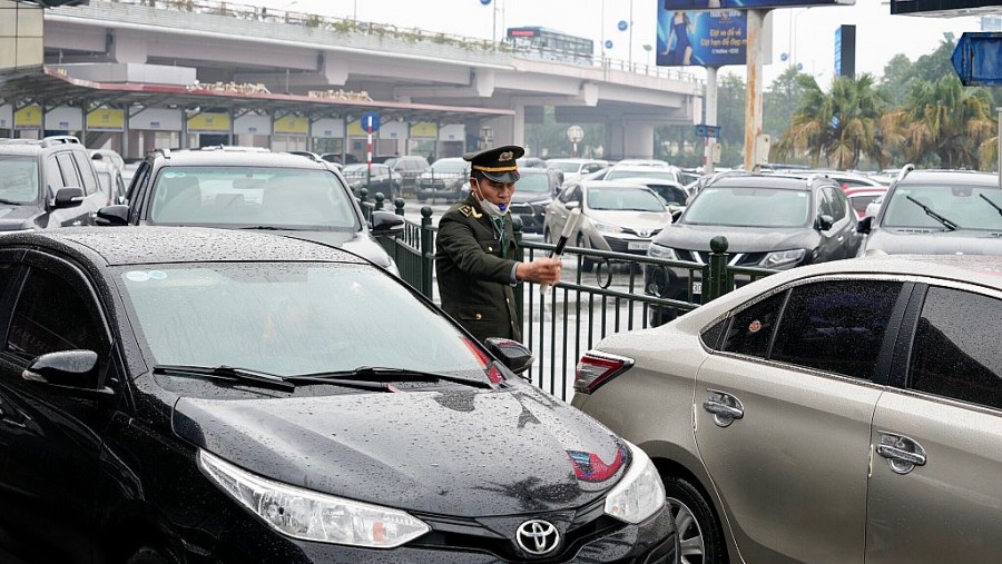 NIA tăng cường lực lượng an ninh ... o thông thuận lợi cho hành khách