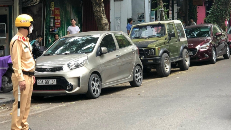 Phạt hơn 40 triệu đồng 6 bãi trông giữ xe quanh Bệnh viện Hữu nghị Việt Đức