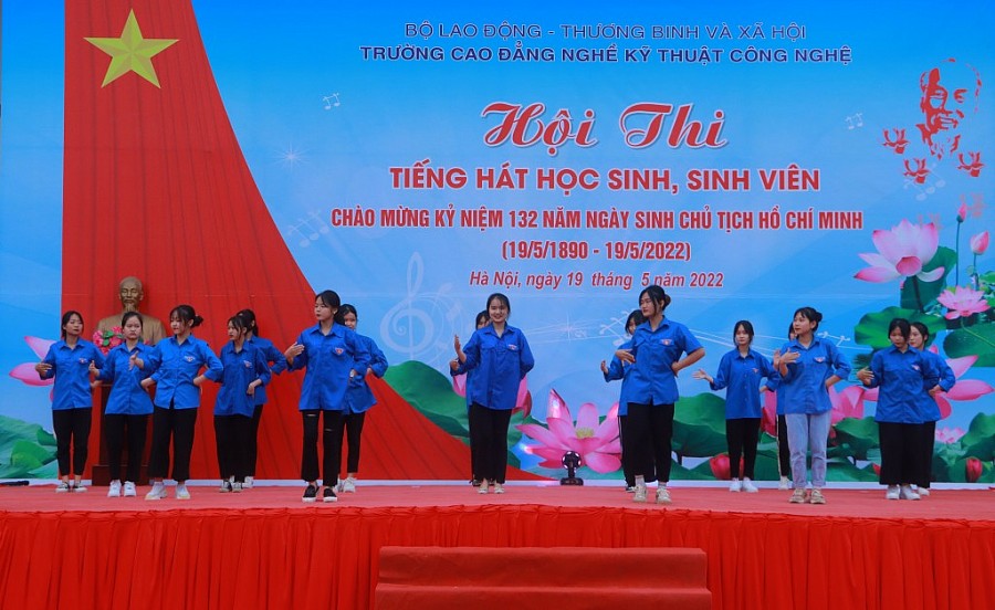 Tiết mục nhảy: Thanh xuân của chúng ta - Khoa May