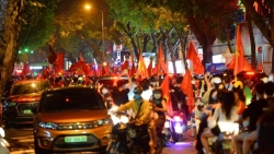 Người dân Thủ đô đổ ra đường mừng chiến thắng của U23 Việt Nam