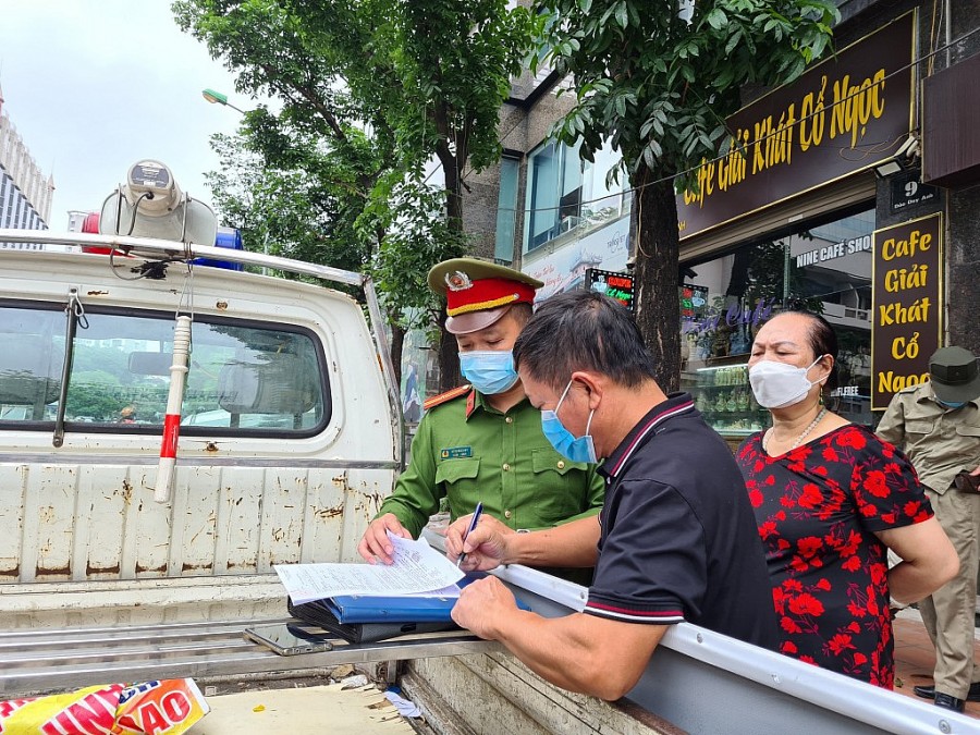 Một trường hợp bị xử phạt vi phạm hành chính vì dừng đỗ không đúng nơi quy định