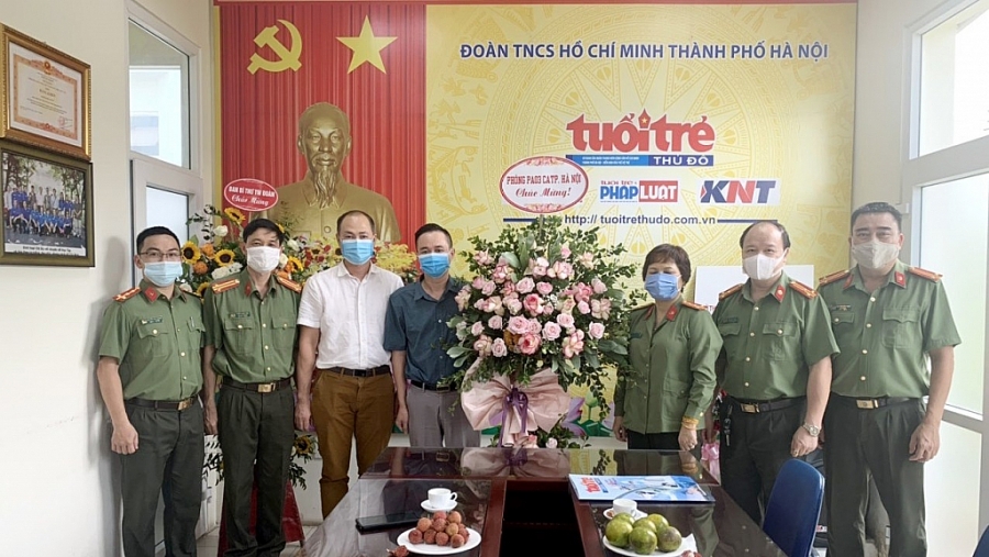 Đại tá Nghiêm Thị Minh Hương 