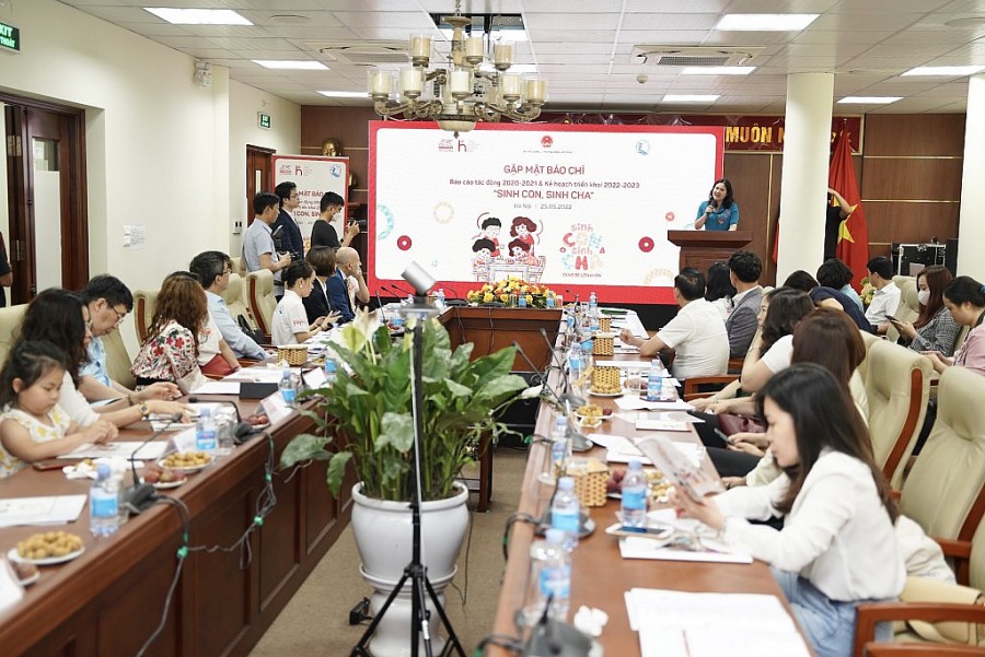 Generali Việt Nam, The Human Safety Net Việt Nam và Quỹ Bảo trợ Trẻ em Việt Nam công bố báo cáo tác động chương trình “Sinh Con, Sinh Cha” 2020 – 2021 và kế hoạch hành động 2022 – 2023 sau khi triển khai thí điểm thành công chuỗi hội thảo trực tiếp  cùng nhiều nội dung trực tuyến thú vị, bổ ích.