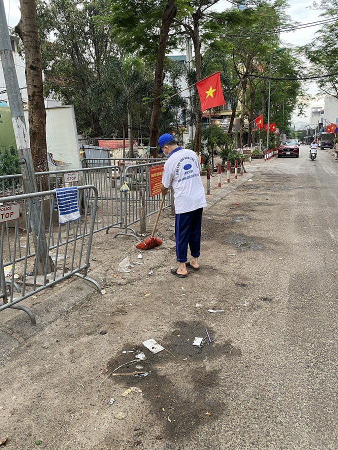 Sáng 10/6, đại diện URENCO 1 gửi hình ảnh cho phóng viên về việc người dân tích cực dọn dẹp khu vực xung quanh điểm cẩu rác