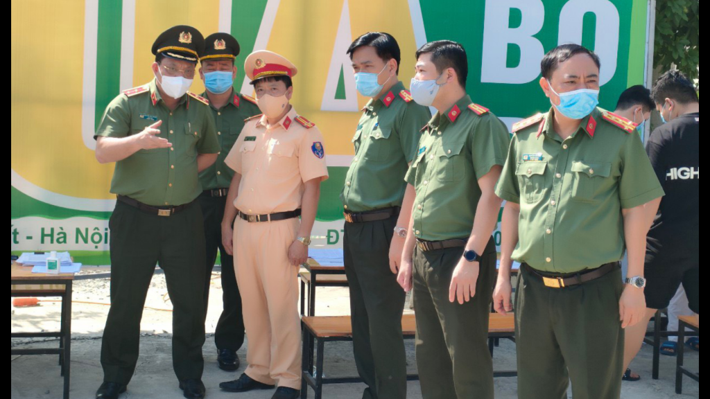 Tạo mọi điều kiện hậu cần cho cán bộ chiến sĩ tuyến đầu phòng, chống dịch