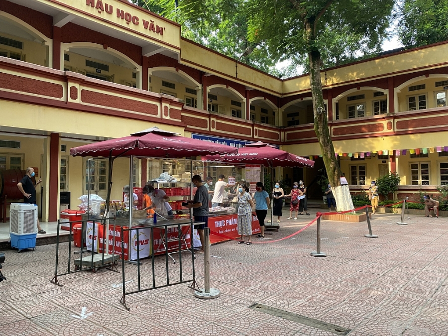 Ba Đình: Mở rộng điểm bán hàng lưu động tại các trường học