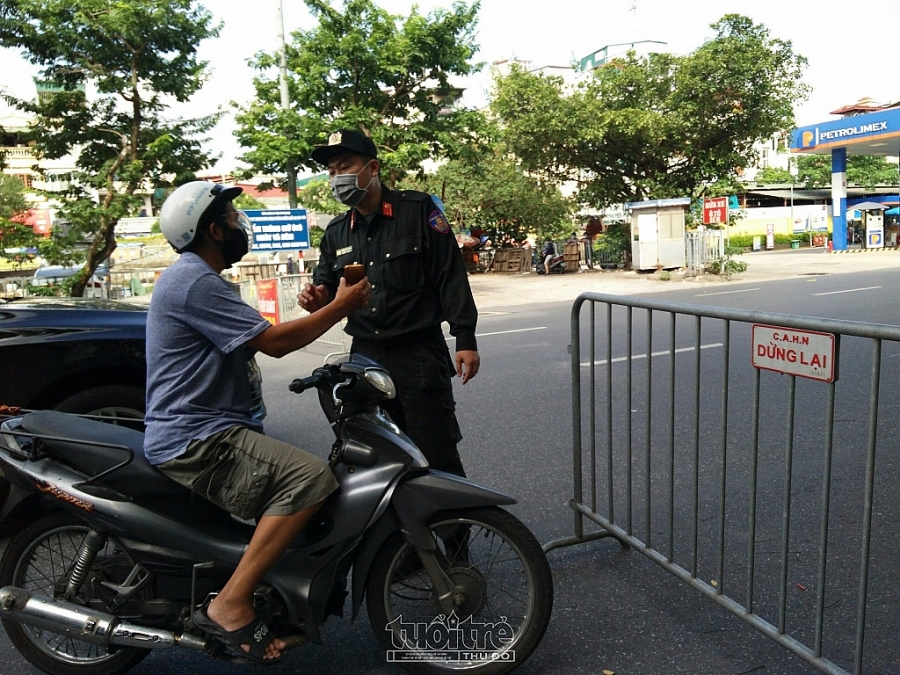 Thành lập nhiều tổ kiểm soát cơ động: Đường phố Hà Nội đã bớt đông