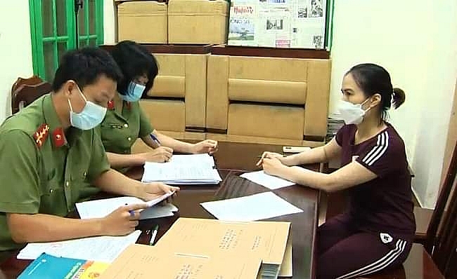 Nga khai nhận hành vi phạm tội tại cơ quan công an