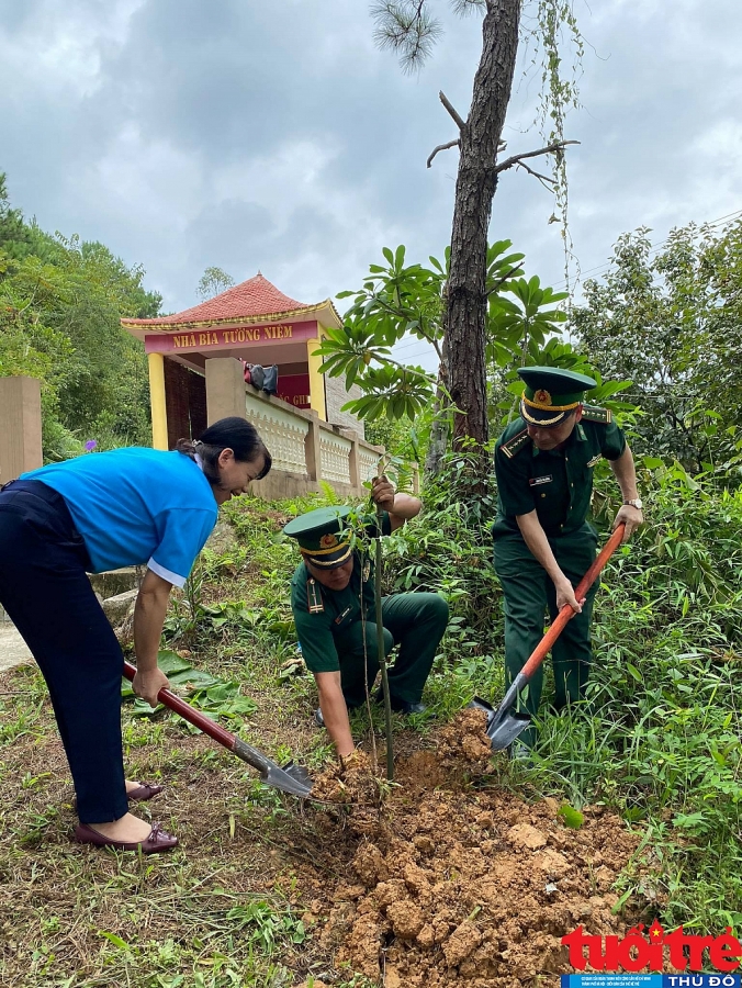 “Đường hoa đào biên giới” chào mừng Đại hội đại biểu Đảng bộ tỉnh Lạng Sơn