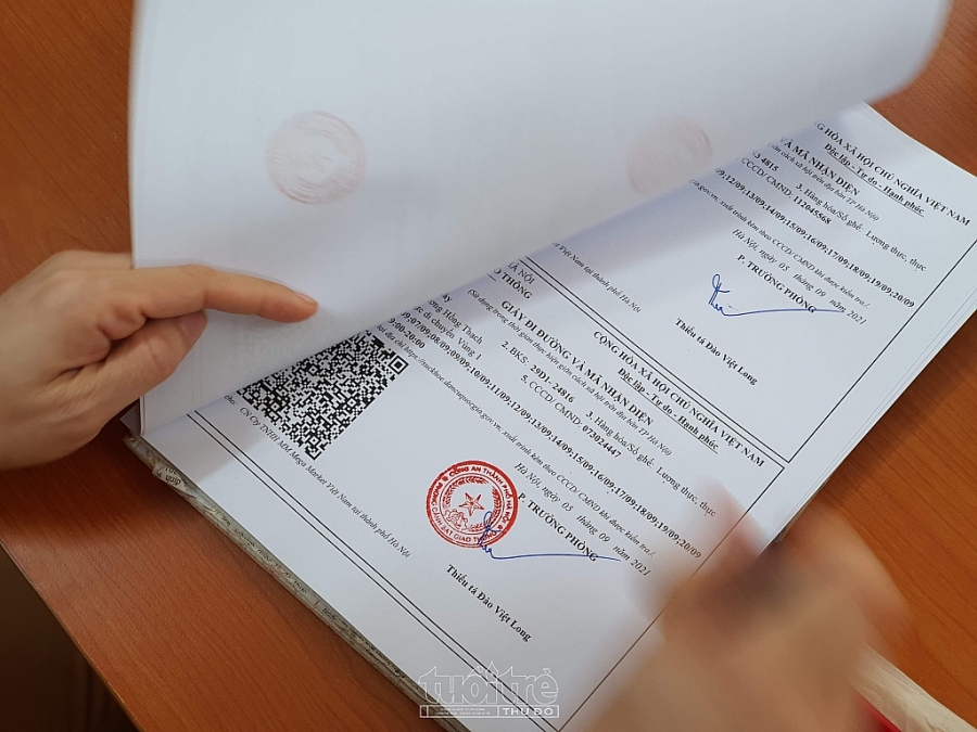 Cán bộ chiến sĩ công an cùng 