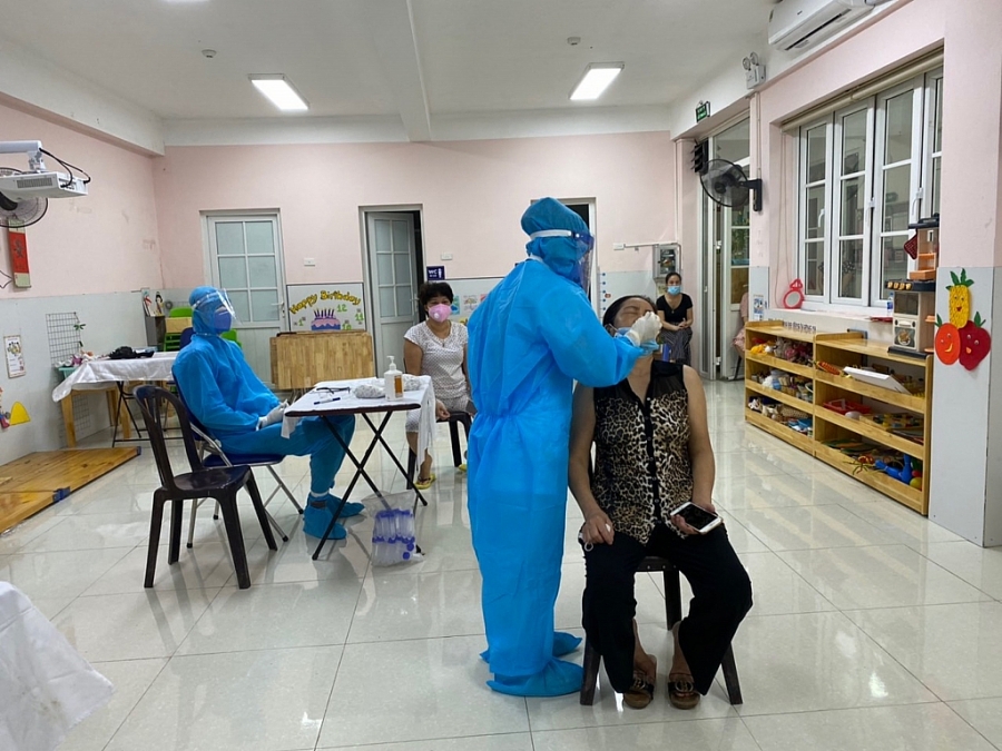 Phường Điện Biên mượn phòng học để xét nghiệm cho người dân Phường Điện Biên mượn phòng học để xét nghiệm cho người dân